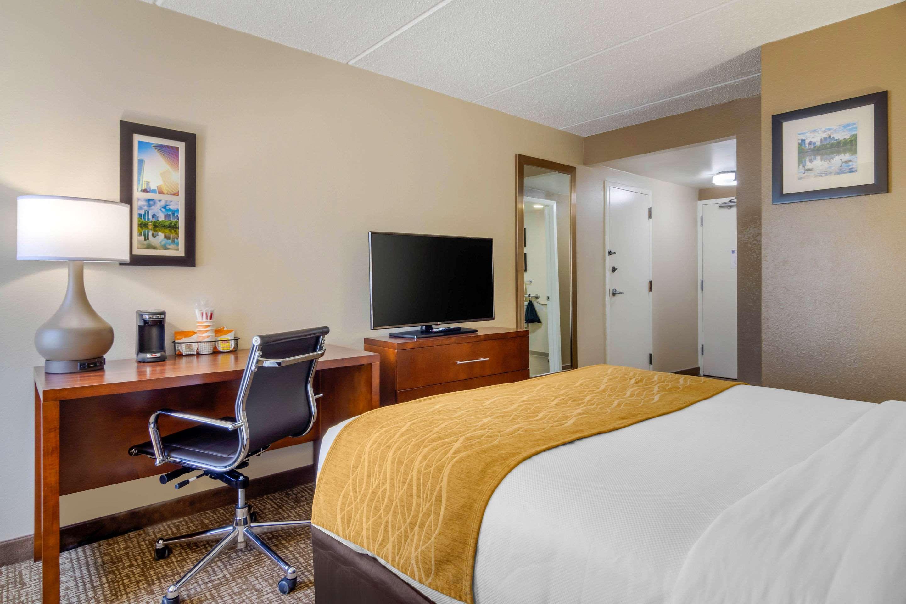 Comfort Inn Atlanta Airport Cheeko Manor Bagian luar foto