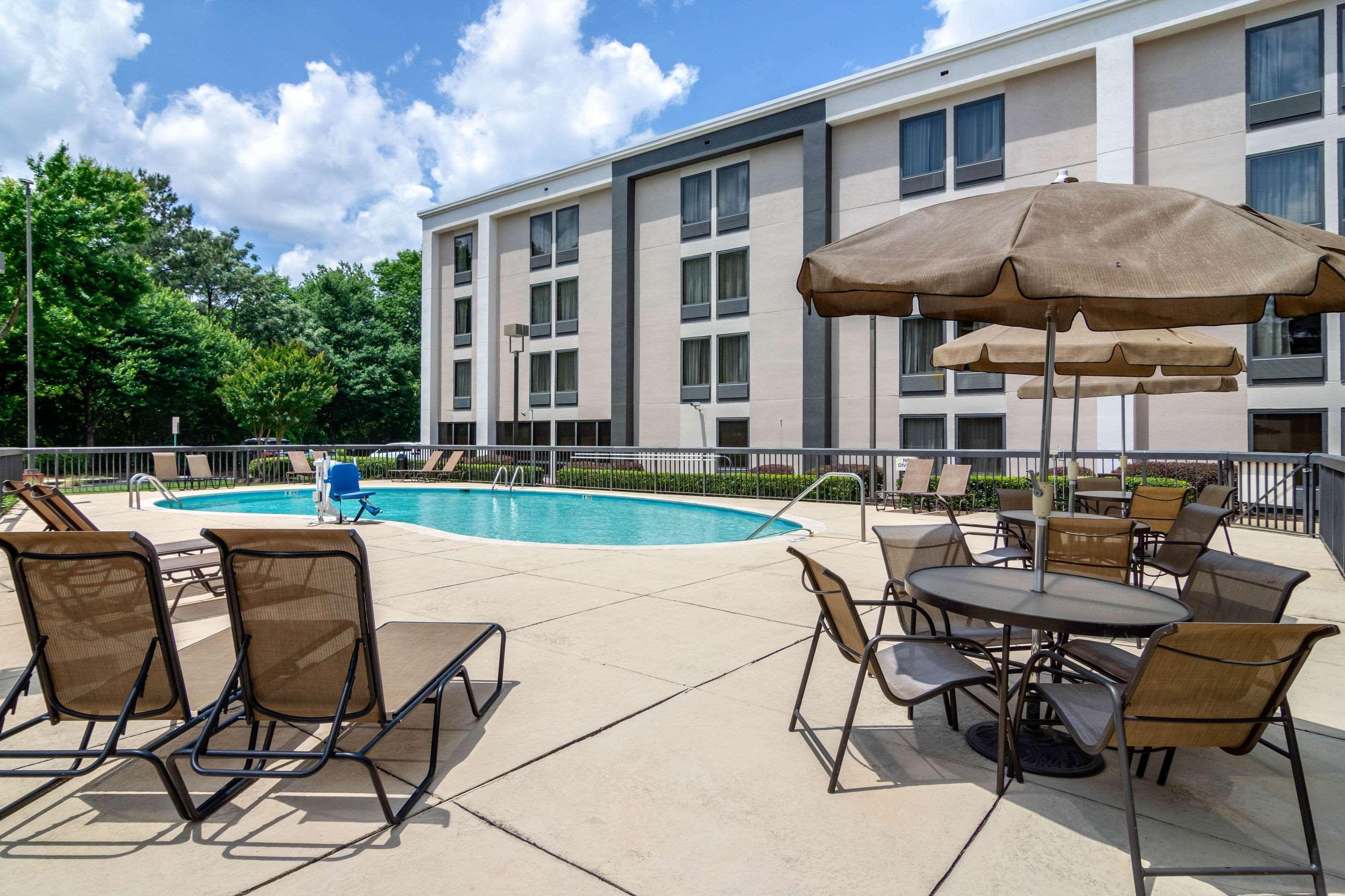 Comfort Inn Atlanta Airport Cheeko Manor Bagian luar foto